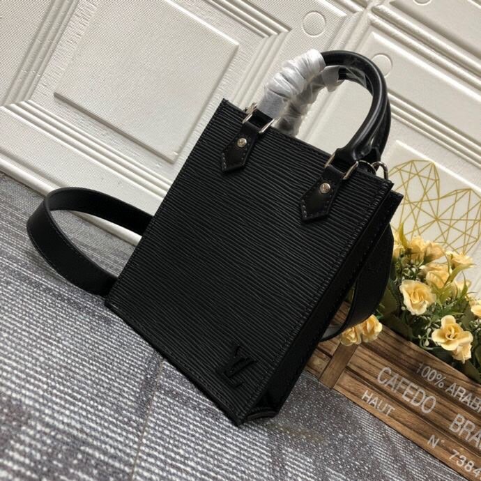 16060374914078487378682460_1 【高品質】LOUIS VUITTON ルイヴィトン ショルダーバッグ & クロスボディバッグ M69441 - 画像 (1)