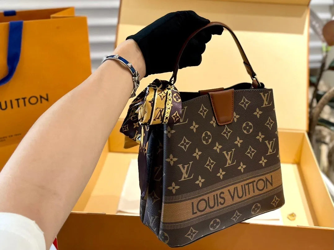 16060374929333171254172460_1 【高品質】LOUIS VUITTON オンザゴー PM - 画像 (1)