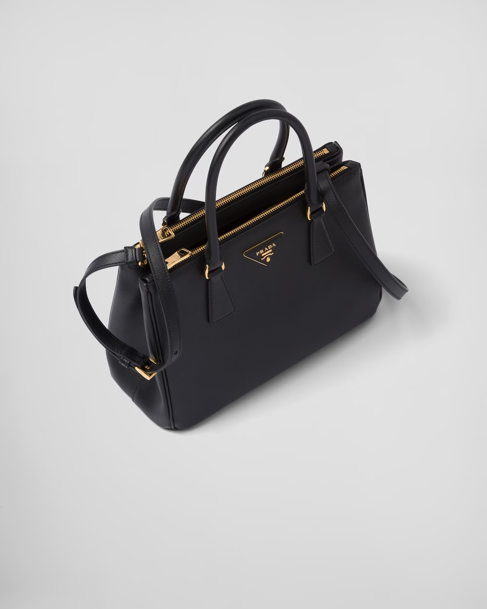 16060374934200241617752460_1 【高品質】★PRADA直営店★ラージ サフィアーノ レザー ハンドバッグ - 画像 (1)