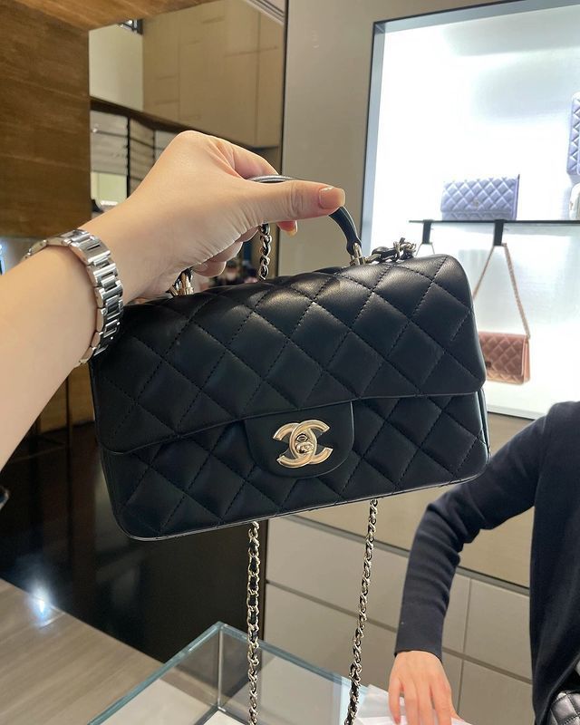 16060374935573792295212460_1 【高品質】《可愛い一級品》CHANEL トップハンドル ミニフラップバッグ - 画像 (1)