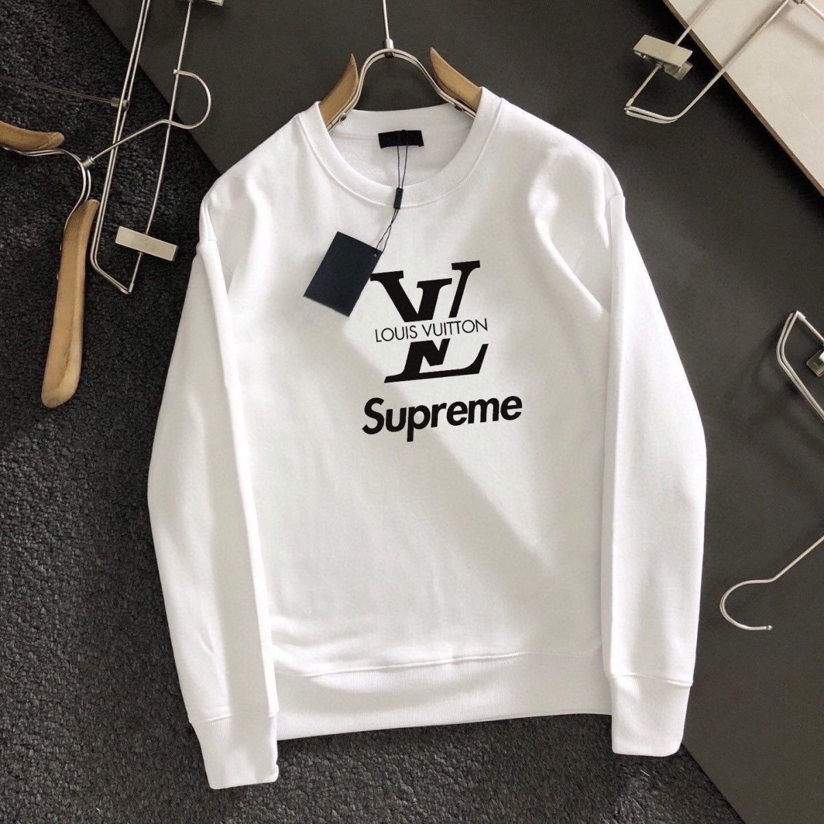 16060979853031078807372460_1 LOUIS VUITTON Supreme ゆったり 無地 トップス 長袖 防寒 春秋冬 パーカー 100%綿 男女兼用 - 画像 (1)