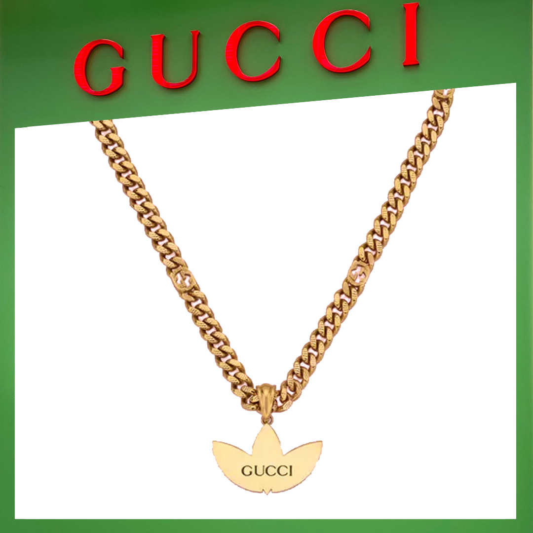 16062054585230916395401820_1 【高品質】【国内発送/直営店】adidas x Gucci トレフォイル ペンダント付き ゴルメットネックレス - 画像 (1)