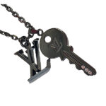 【高品質】【国内発送/直営店】LV　イニシャル　キー　メンズ アクセサリー 箱 ラッピング ブラック ルテニウム ガンメタリック シルバー