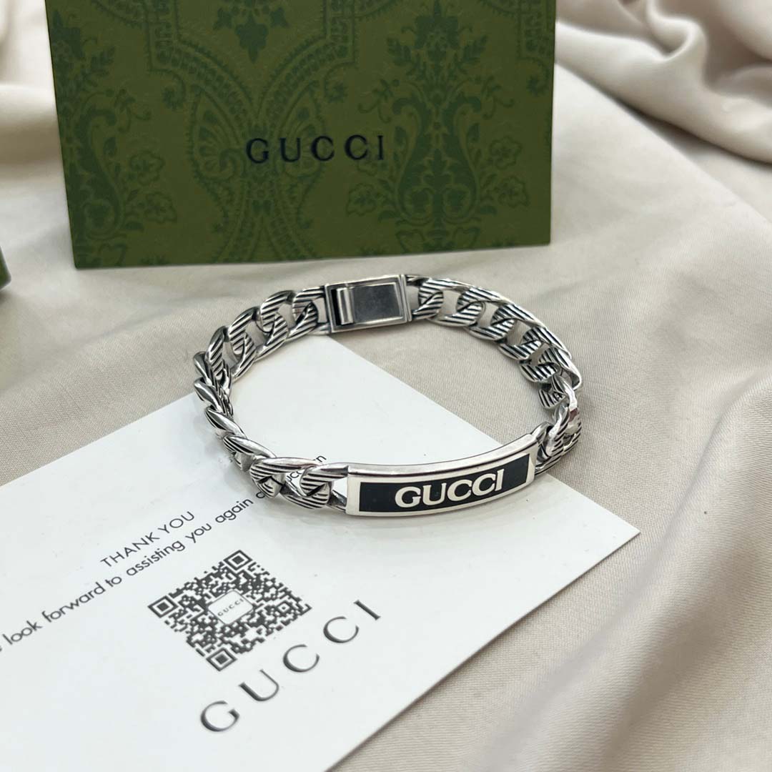 16063837972516262472191820_1 【国内発送/直営店】GUCCI グッチ エングレービングチェーンブレスレット ロゴバープレートスリムエナメル スターリングシルバー 腕輪 メンズ レディース 男女兼用 ボックス クラスプ クロージャー - 画像 (1)
