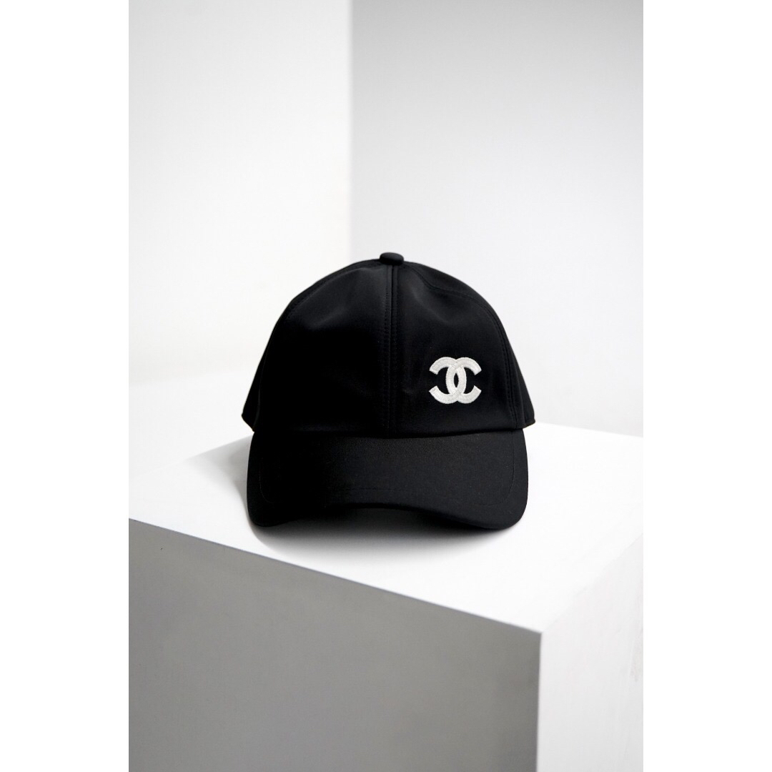 16069770374476923328561820_1 シャネル(Chanel)クラシック ダブルCロゴ ブラック ベースボールキャップ - 画像 (1)