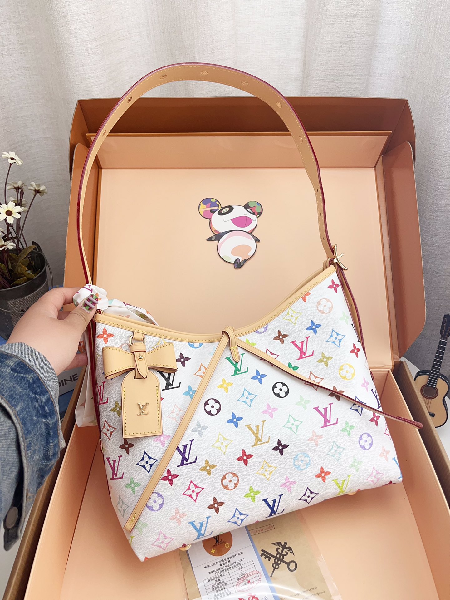 16069873007881468477971820_1 2025SS新作【限定★村上隆コラボ】LOUIS VUITTON★CARRYALL ハンドバッグ - 画像 (1)