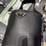 【PRADA】セール 1BE078 ロゴ バケツ バッグ レザー
