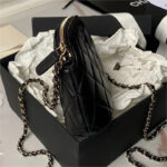 【王道のレザー】CHANEL | クラシックチェーンクラッチ