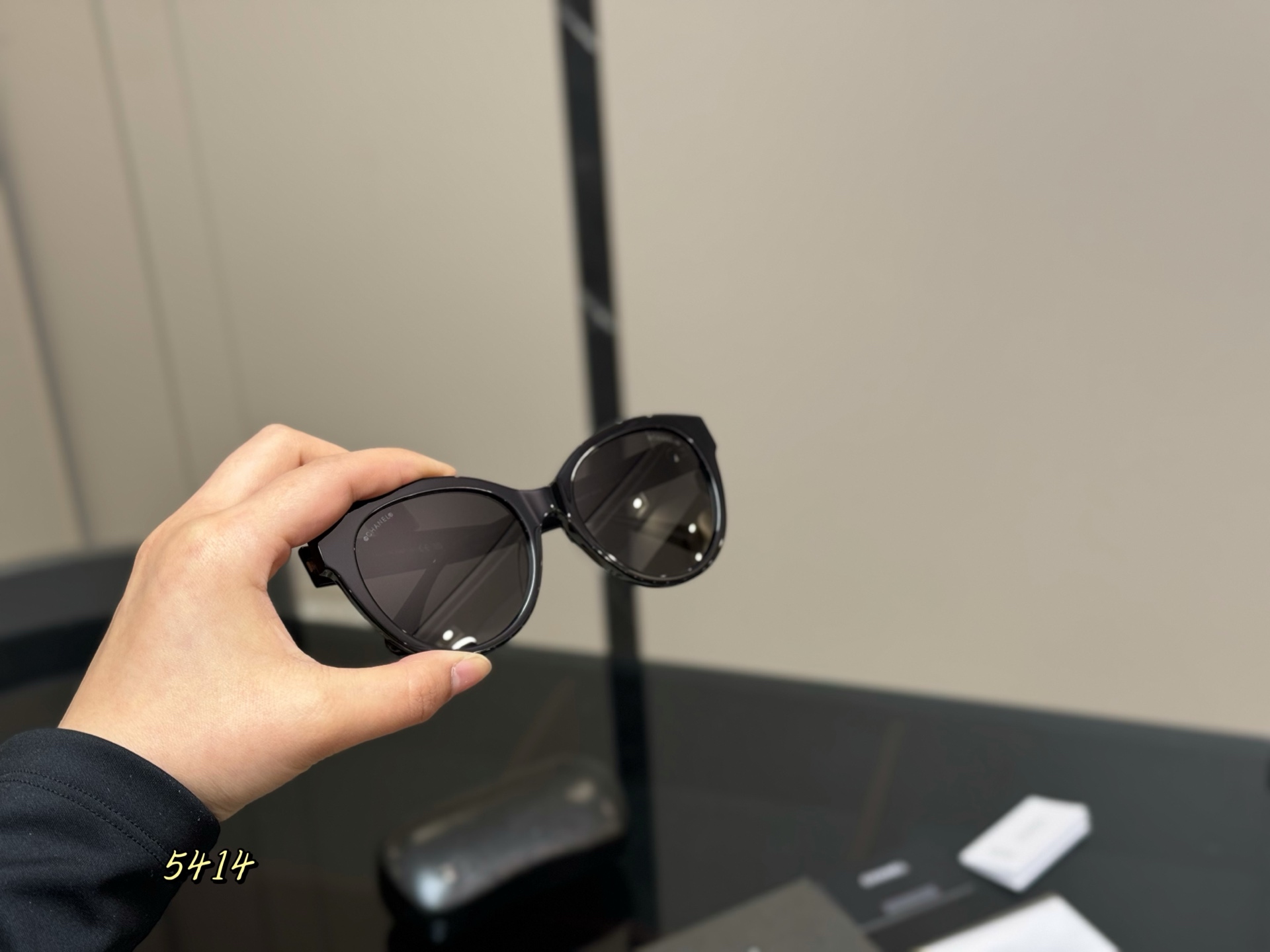 16070028697339982489061820_1 Chanel 2025新作 シャネル サングラス 万能 小顔効果 M231152 - 画像 (1)