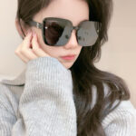 シャネルの新作サングラス、個性的で前衛的な春夏最新モデル CH2305