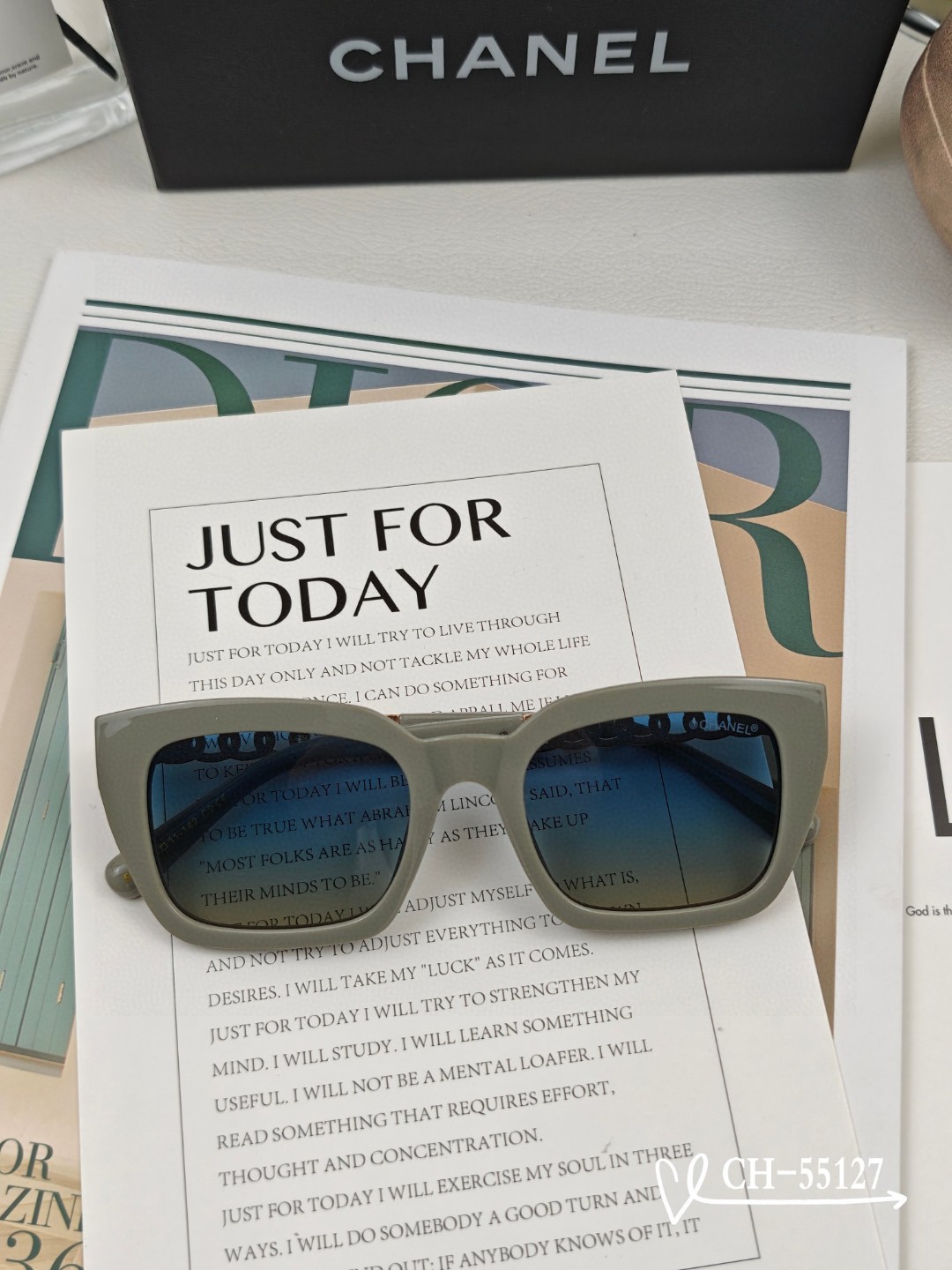 16070061536986915641791820_1 【CHANEL】シャネル 2025年新作トレンド 大人気 ファッションスクエア 偏光サングラス CH55127 - 画像 (1)