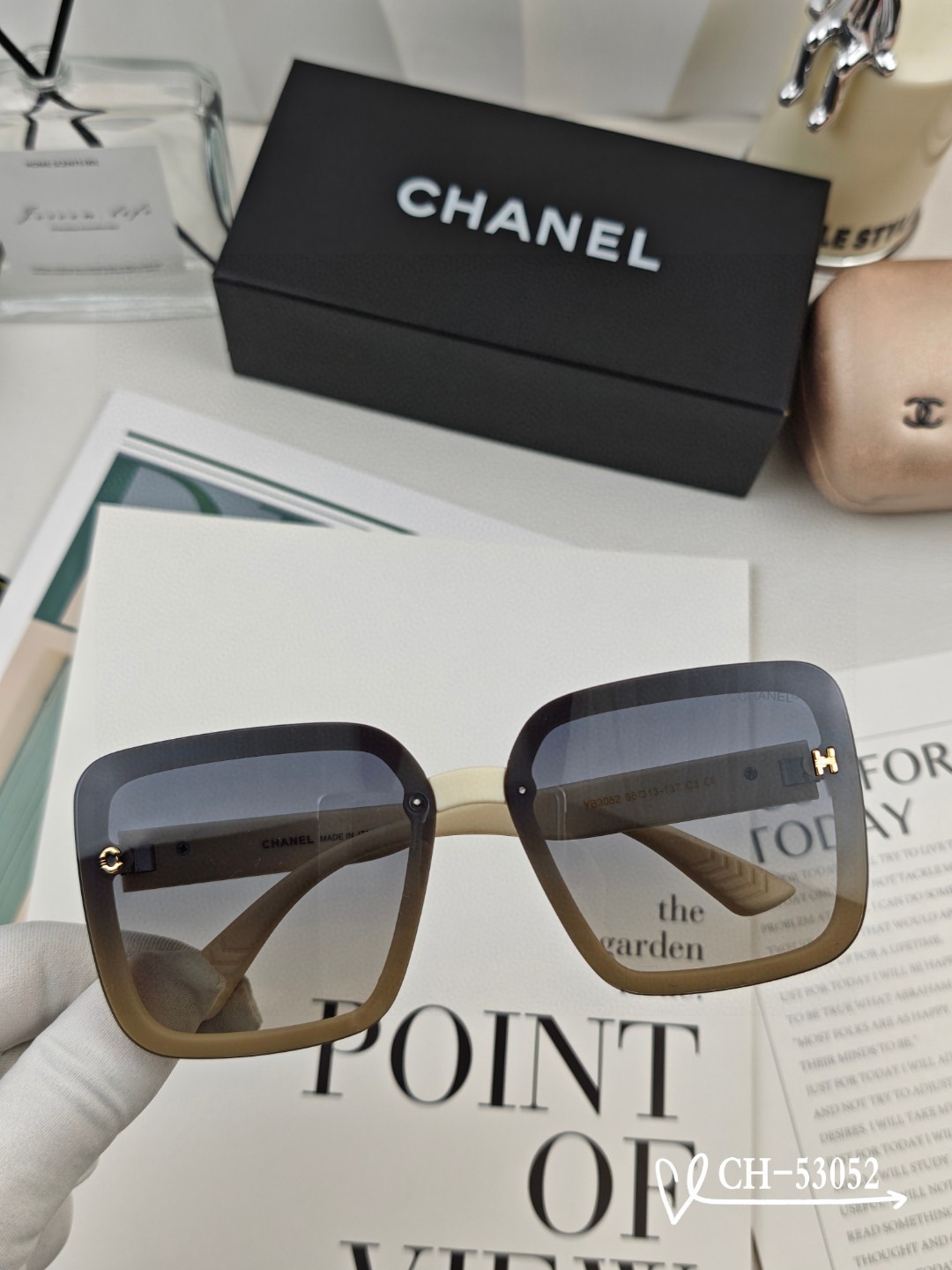 16070061596585291114891820_1 【CHANEL】シャネル 2025年新作トレンド 大人気 ファッションスクエア 偏光サングラス CH53052 - 画像 (1)