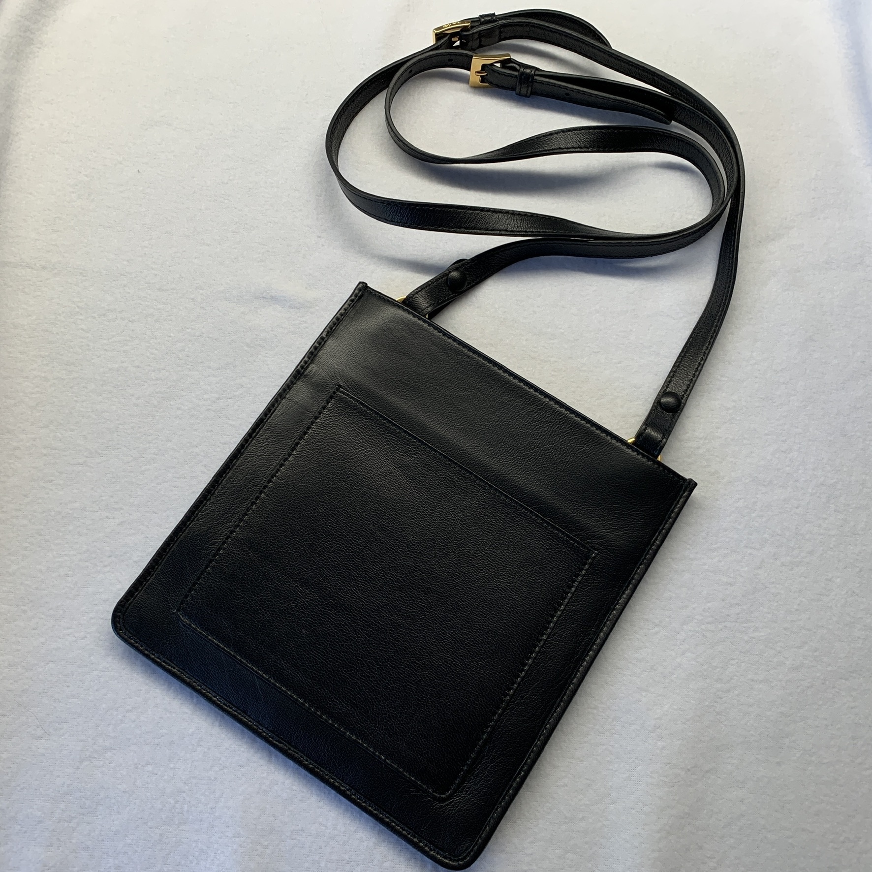 16070257833319929465851820_1 miumiu☆MATELASSE☆IPhoneポシェットDNP062【NERO】 - 画像 (1)