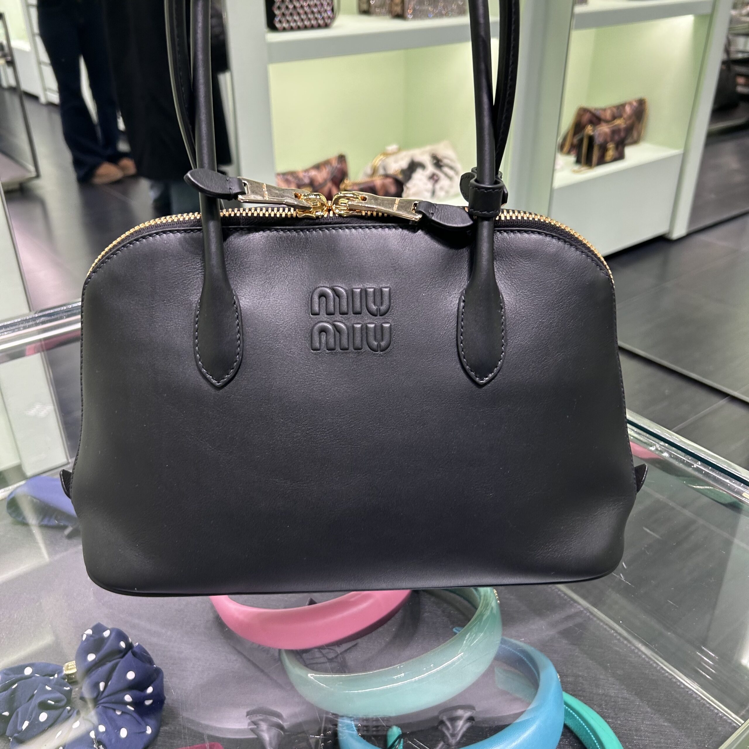16070257970464275025641820_1 【VIPセール】MIUMIU(ミュウミュウ)ショルダーバッグ - 画像 (1)