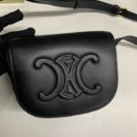 【VIPセール】CELINE トリオンフ FOLCOミニバッグ 上品な逸品