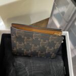 CELINE★コンパクトウォレット トリオンフチャーム♪★関税込み