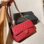 ☆目をひく赤色☆CHANEL/シャネル クラシックフラップバック