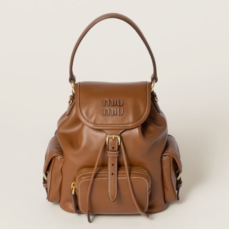 16070650361717475347041820_1 【入手困難】MiuMiu/ミュウミュウ ★ 新生活にも レザー バックパック【スモール】 - 画像 (1)