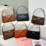 《大人かわいい》2025新作 MiuMiu/ミュウミュウ アバンチュール ナッパレザー バッグ