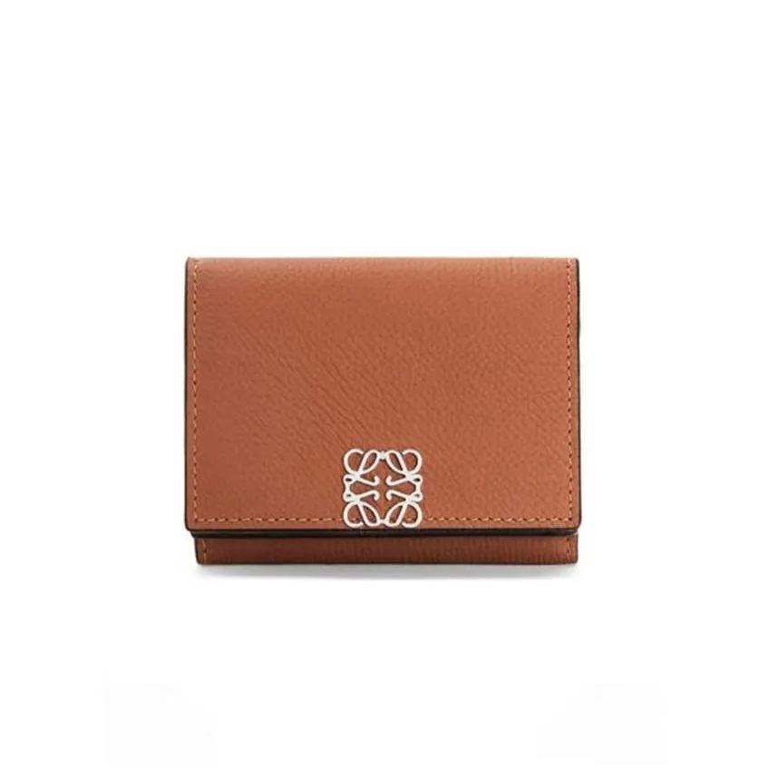 16070955297056969292291820_1 LOEWE/ロエベ アナグラム トリフォルド 6cc ウォレット(財布) - 画像 (1)