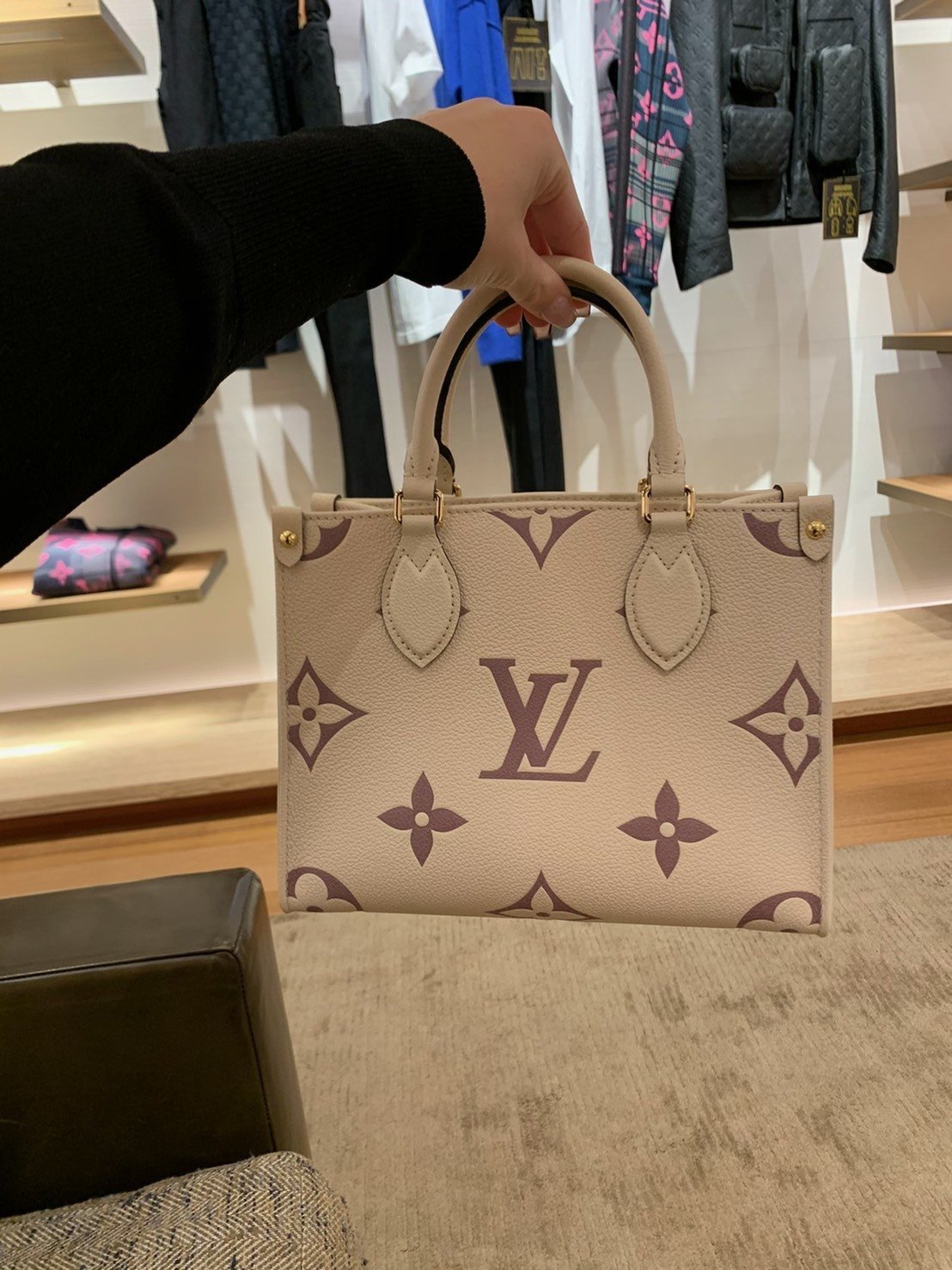 16071845076743936213751820_1 ルイヴィトン/Louis Vuitton ■オンザゴー PM ハンドバッグ ショルダーバッグ - 画像 (1)