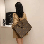 （ルイヴィトン/Louis Vuitton）ONTHEGOラージハンドバッグ