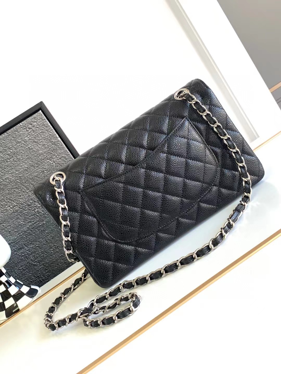 16071854961229821832931820_1 シャネル/CHANEL Flap Bag Carviar Leather Black Medium 2 1112 - 画像 (1)