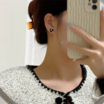 シャネル/CHANEL black heart earrings