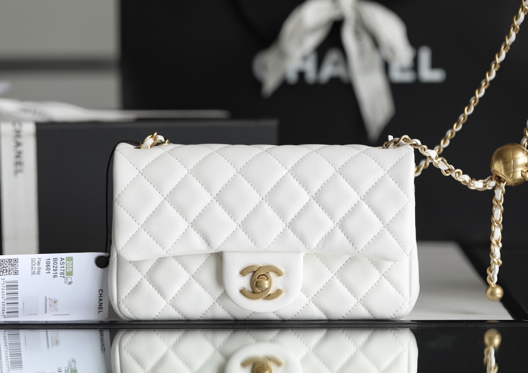 16071854966326572283451820_1 シャネル/CHANEL classic flap mini with golden ball 43 - 画像 (1)
