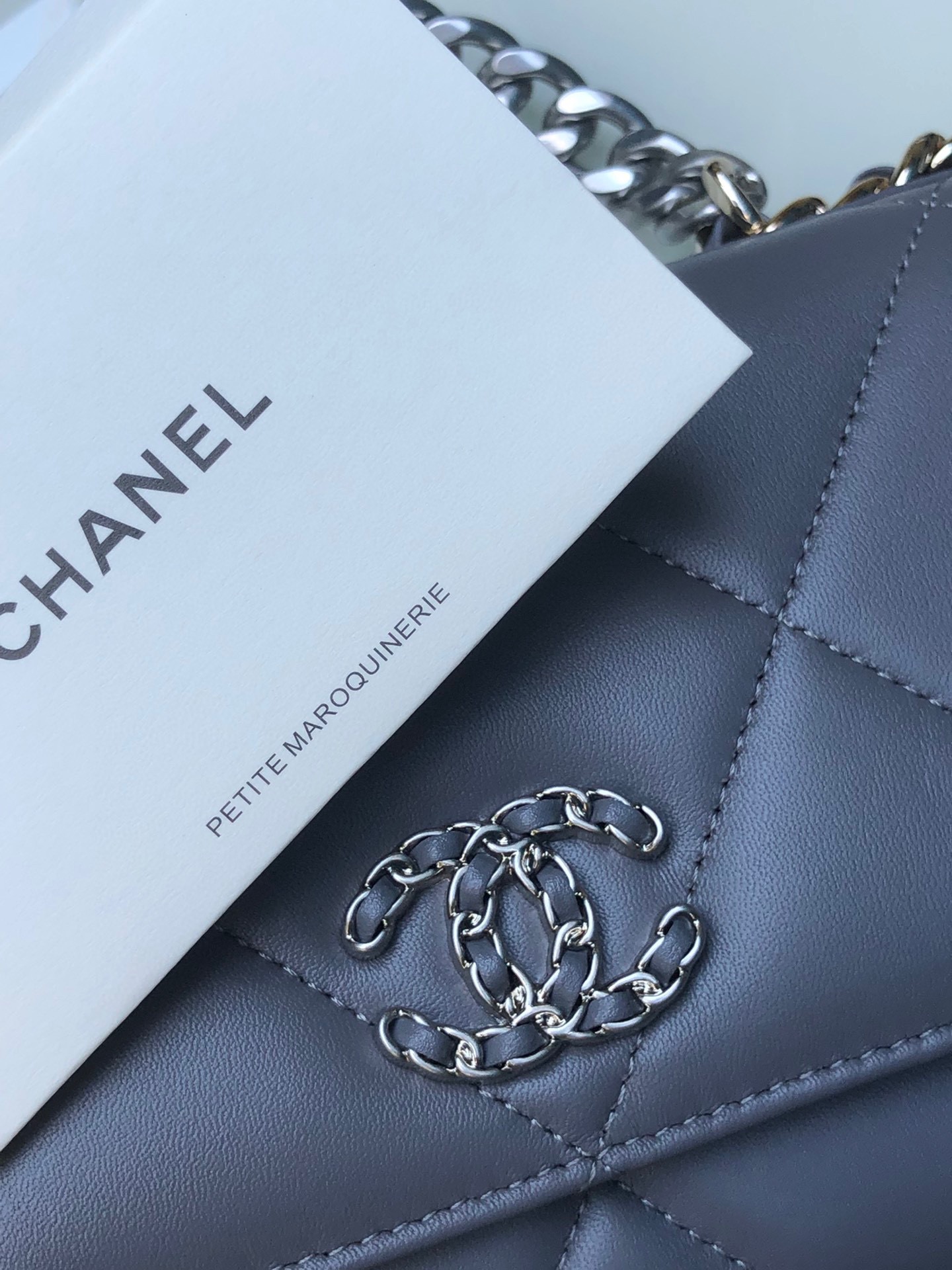 16071854968055296614581820_1 シャネル/CHANEL 19 WALLET ON CHAIN 0957 3 - 画像 (1)
