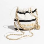 【24SS新作♪ボーダーがお洒落】シャネル/CHANEL 22 ミニ ハンドバッグ