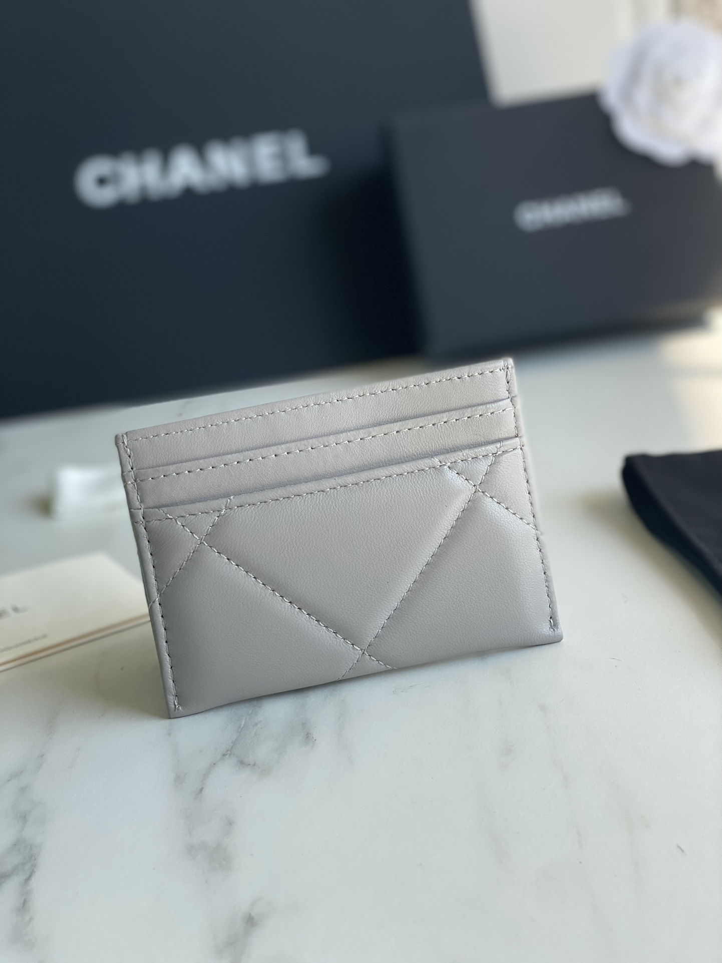 16071854972102632206011820_1 シャネル/CHANEL 19 CARD HOLDER AP1167 6 - 画像 (1)