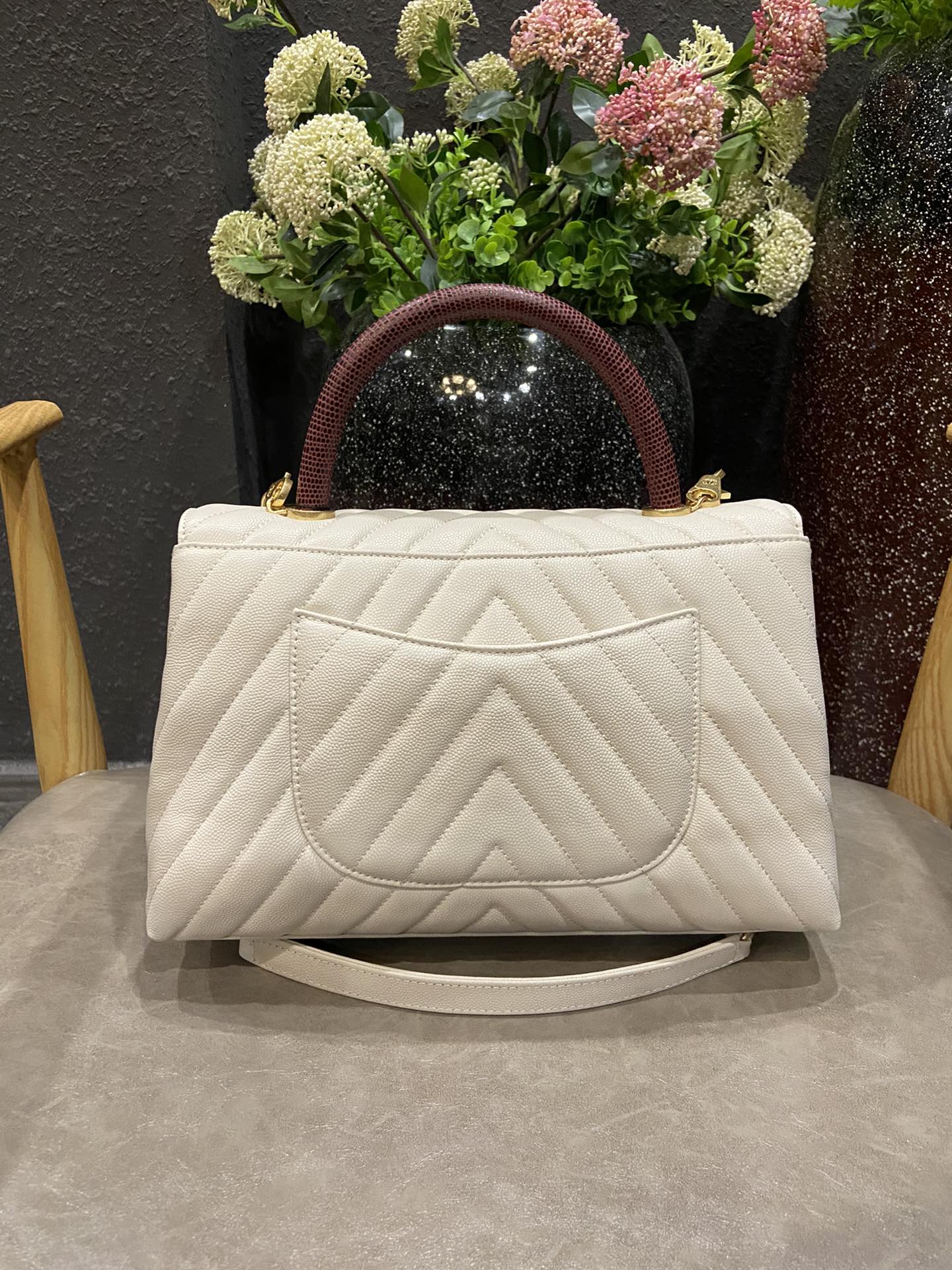 16071854973260763423821820_1 シャネル/CHANEL Cowhide handbag 92991 2 - 画像 (1)