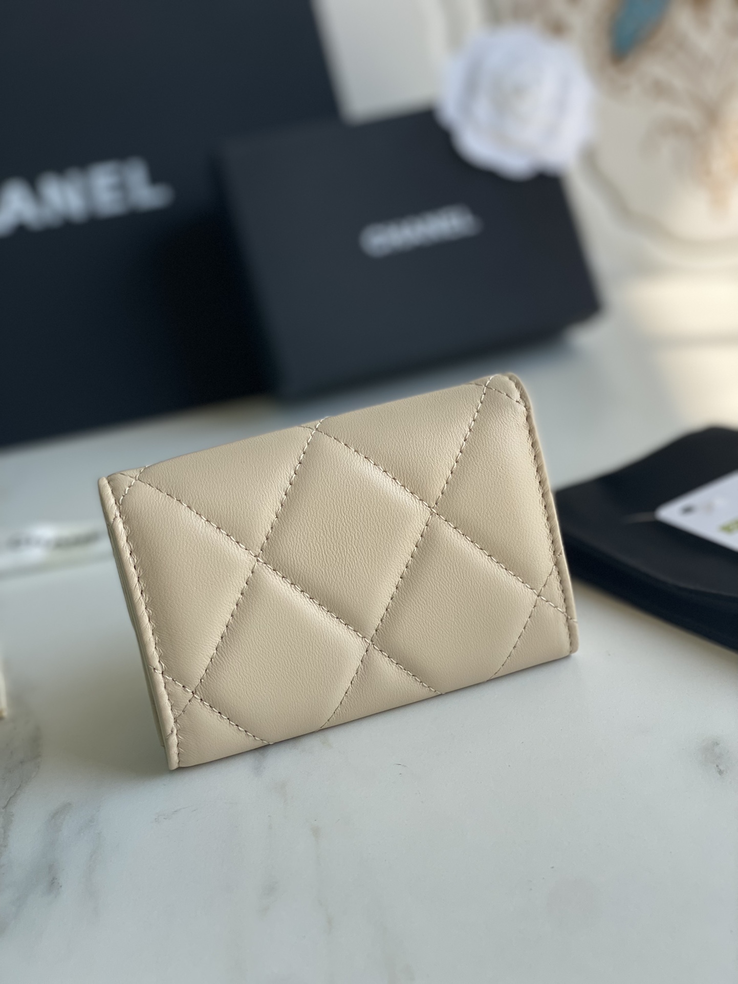 16071854974130494308671820_1 シャネル/CHANEL 19 FLAP CARD HOLDER AP1790 6 - 画像 (1)