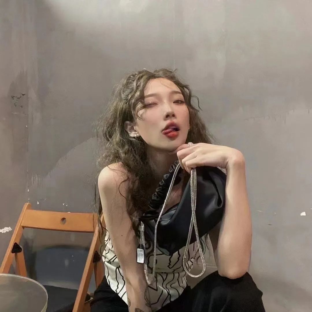 16071857033755385342101820_1 超人気 PRADA vintage ギャザー弁当袋 - 画像 (1)