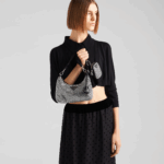 プラダ Re-Edition 2005 クリスタル サテンバッグ