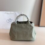 【PRADA】プラダ ★超人気 ズックのハンドバッグ