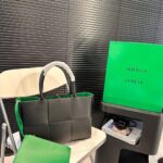 関税込 ◆BOTTEGA VENETA アルコ トートバッグ ミニ 33*23cm