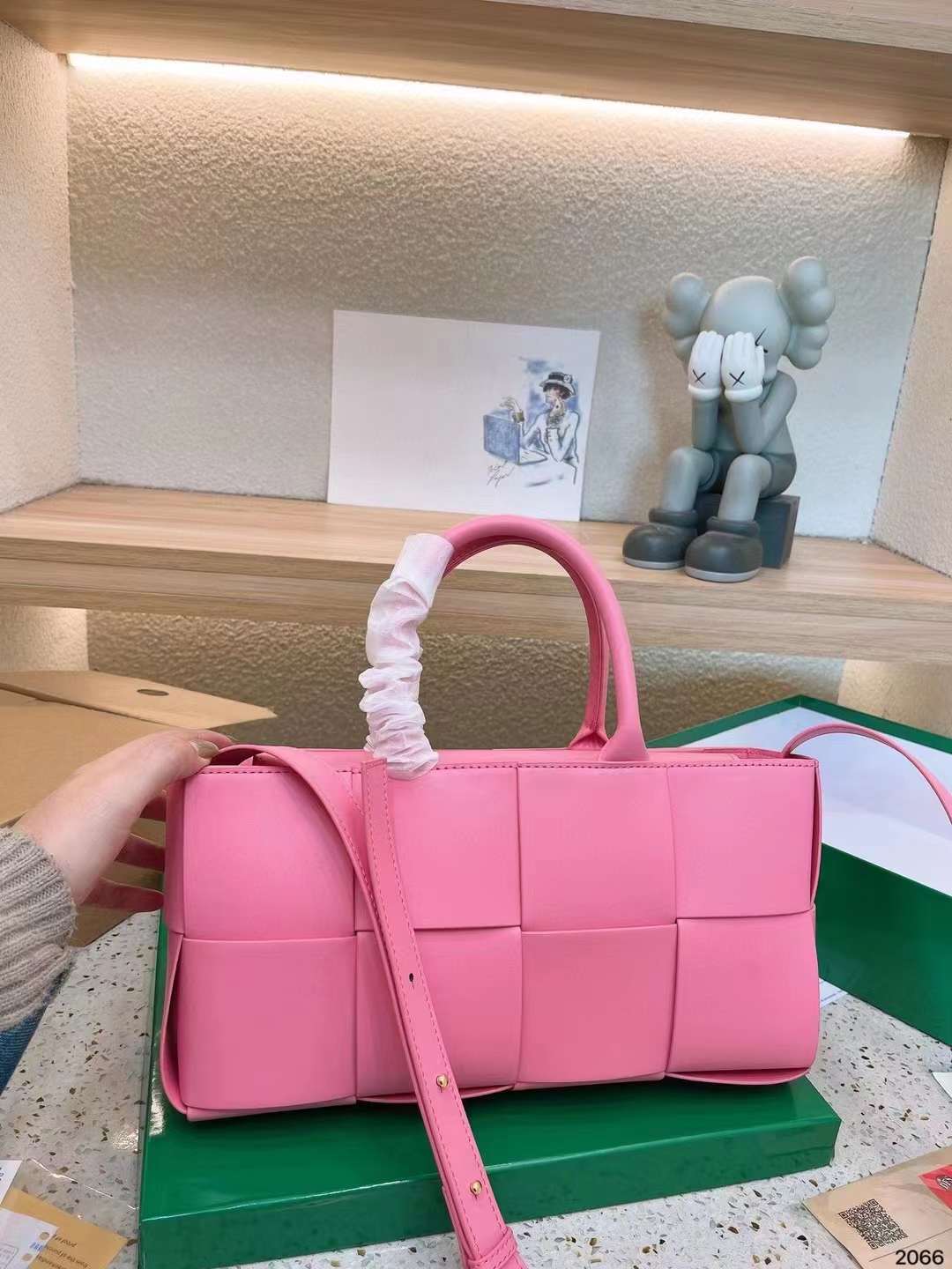 16071867763267026736511820_1 関税込 ◆BOTTEGA VENETA バッグ - 画像 (1)