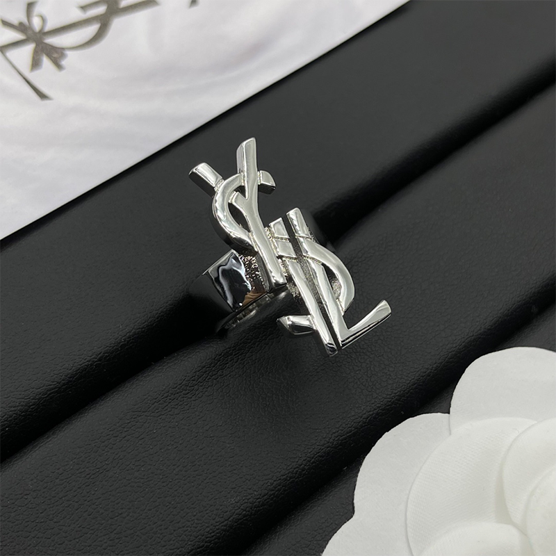 16071867763703737665451820_1 【サンローラン】YSLファッションリング01 SS92267 - 画像 (1)