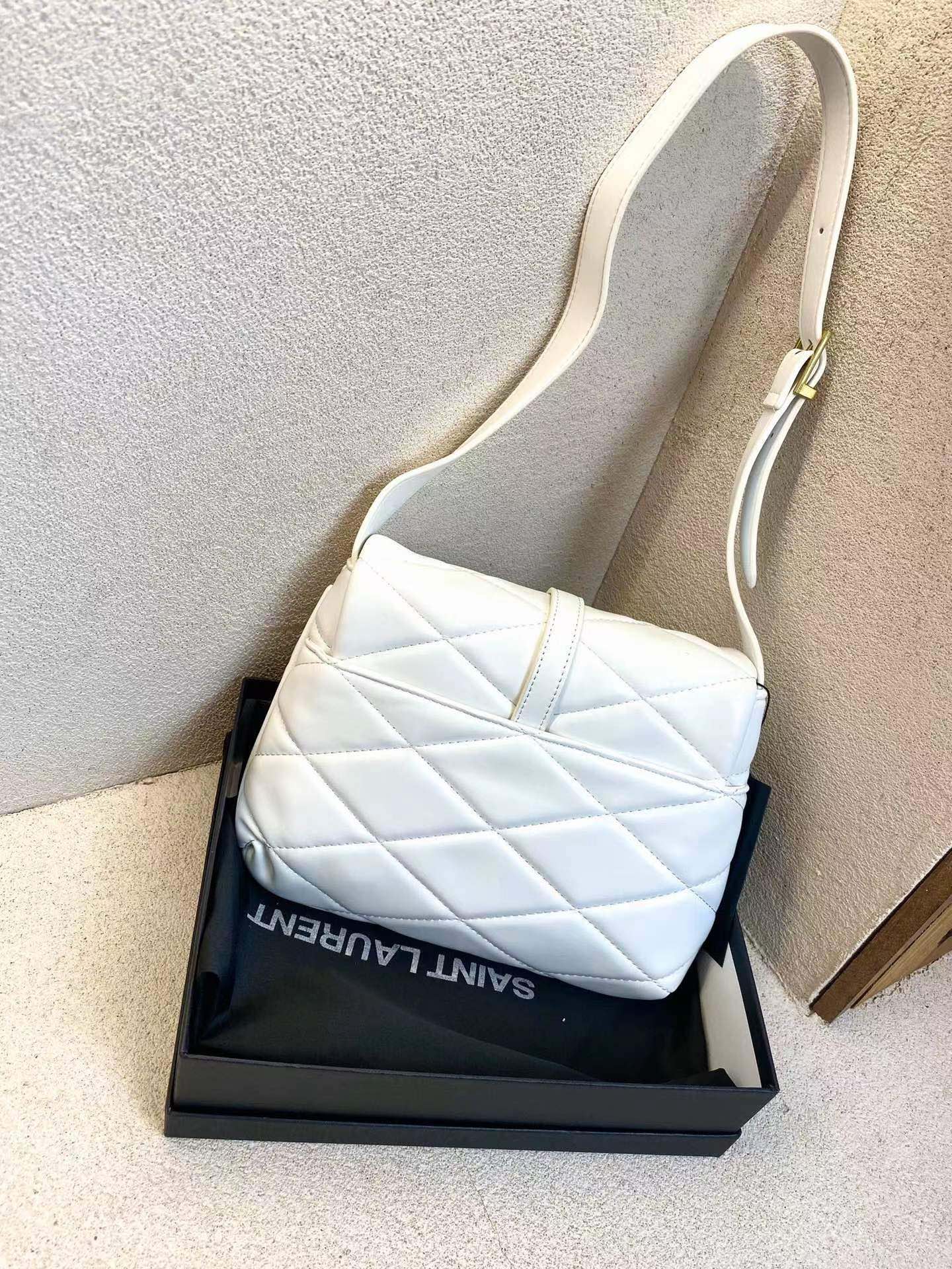 16071867766166465200481820_1 【Saint Laurent】新作!-【サンローラン】 - 画像 (1)