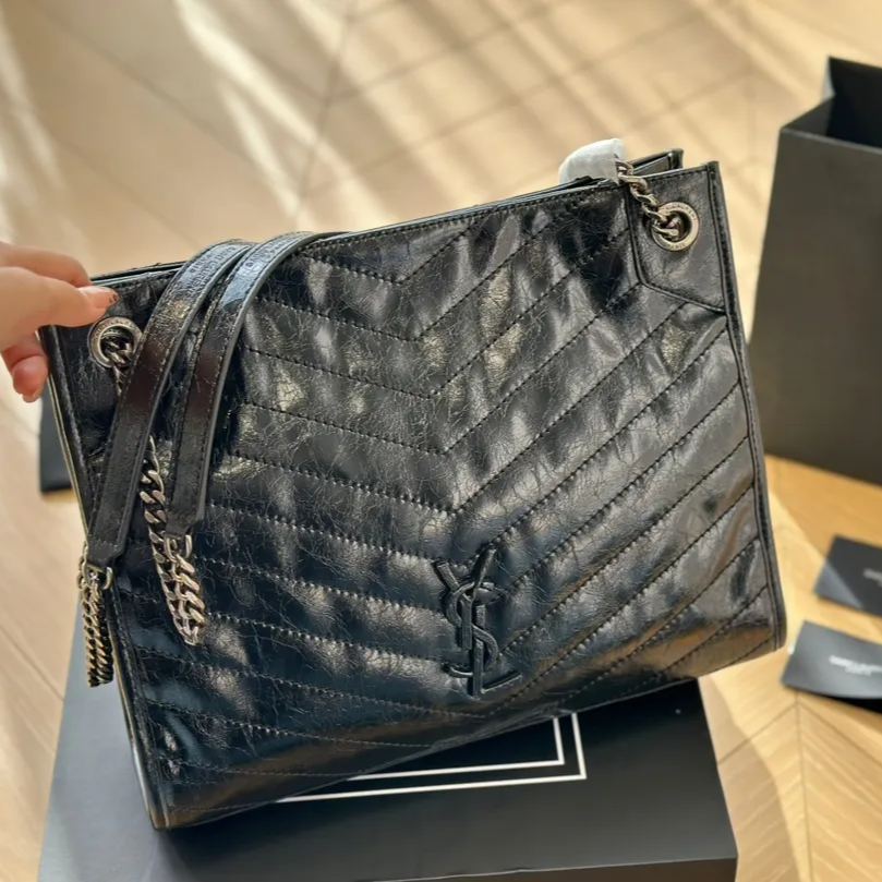 16071867767150448919081820_1 【サンローラン】YSL NIKI ショッピングバッグ32*25 - 画像 (1)