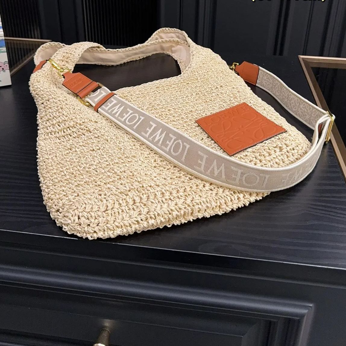 16071870298446131388271820_1 【LOEWE】ロエベ 織りトートバッグ - 画像 (1)