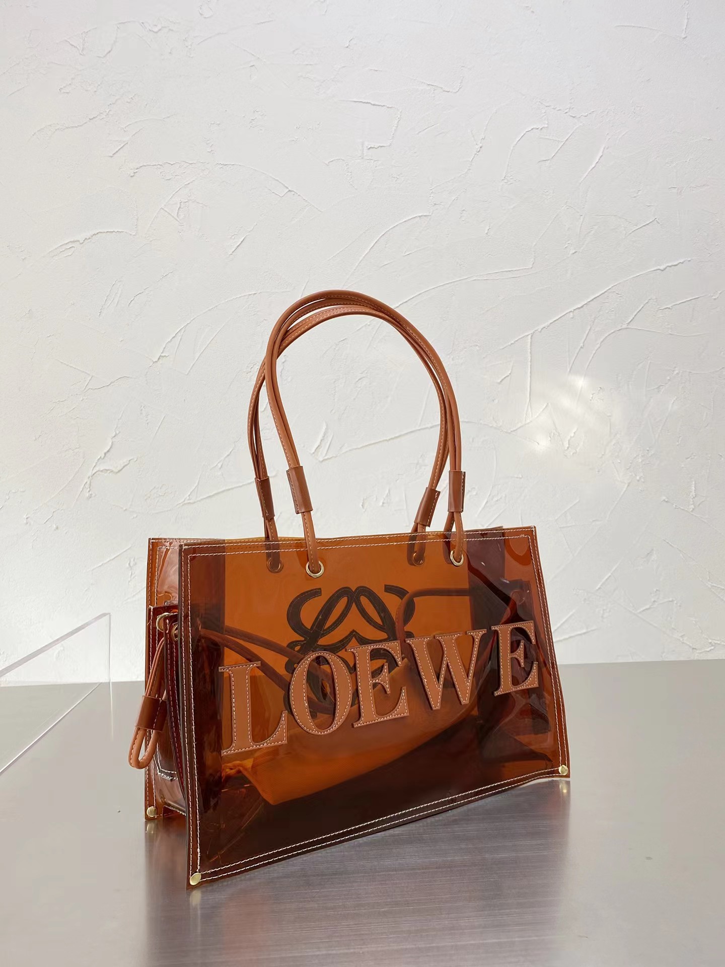 16071870298937871587471820_1 【LOEWE】ロエベ 新しいショッピング透明バッグ - 画像 (1)