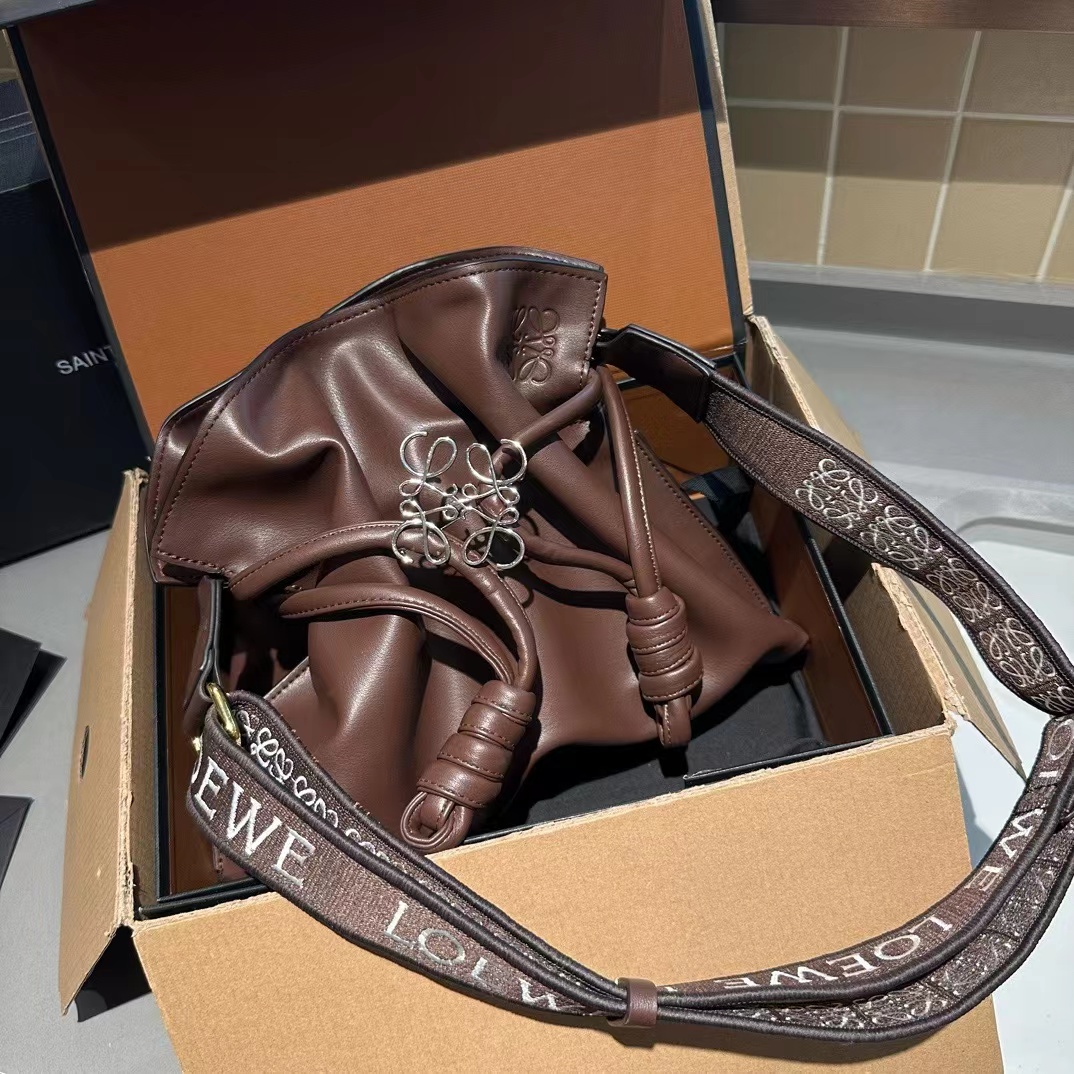 16071870299061351898421820_1 【LOEWE】ロエベ Flamenco bag 福袋バッグ ショルダーバッグ - 画像 (1)