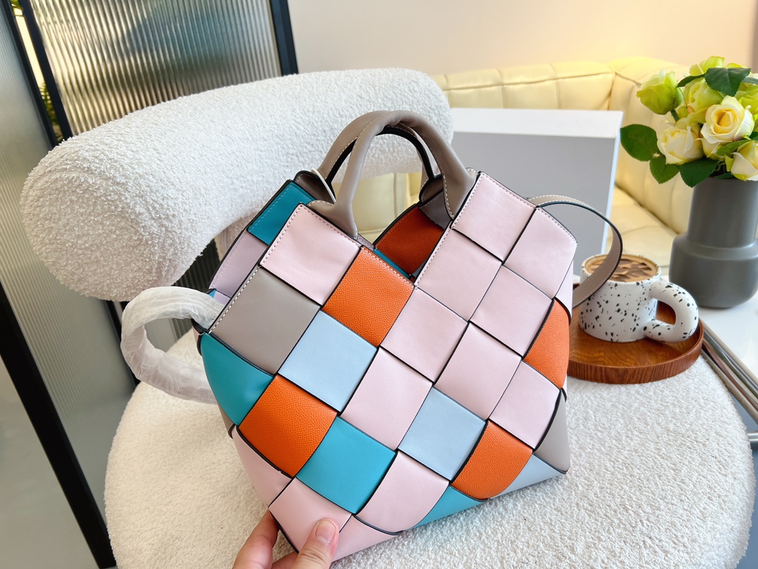 16071870299781933323781820_1 【LOEWE】ロエベ配色かごバッグレザーベジタブルバスケット - 画像 (1)