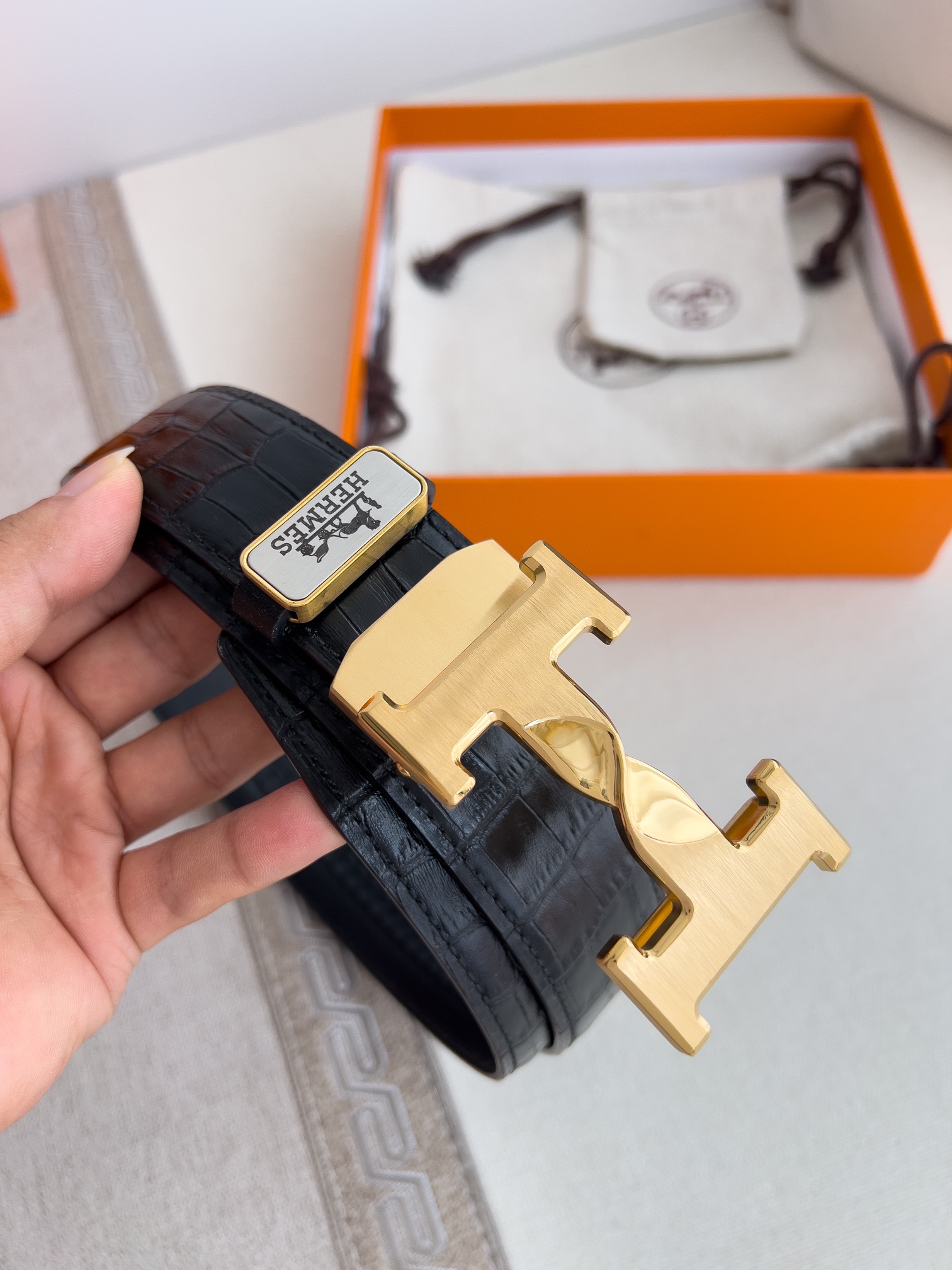 16071872472463114683561820_1 【HERMES】エルメス カートを引くためのクラシックな高品質バックル - 画像 (1)