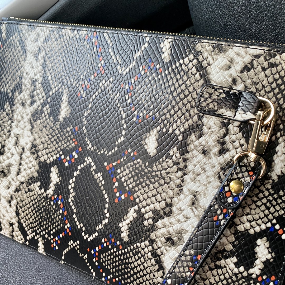 16071873500231675434881820_1 Gucci (グッチ) クラッチバッグ 30x20cm - 画像 (1)