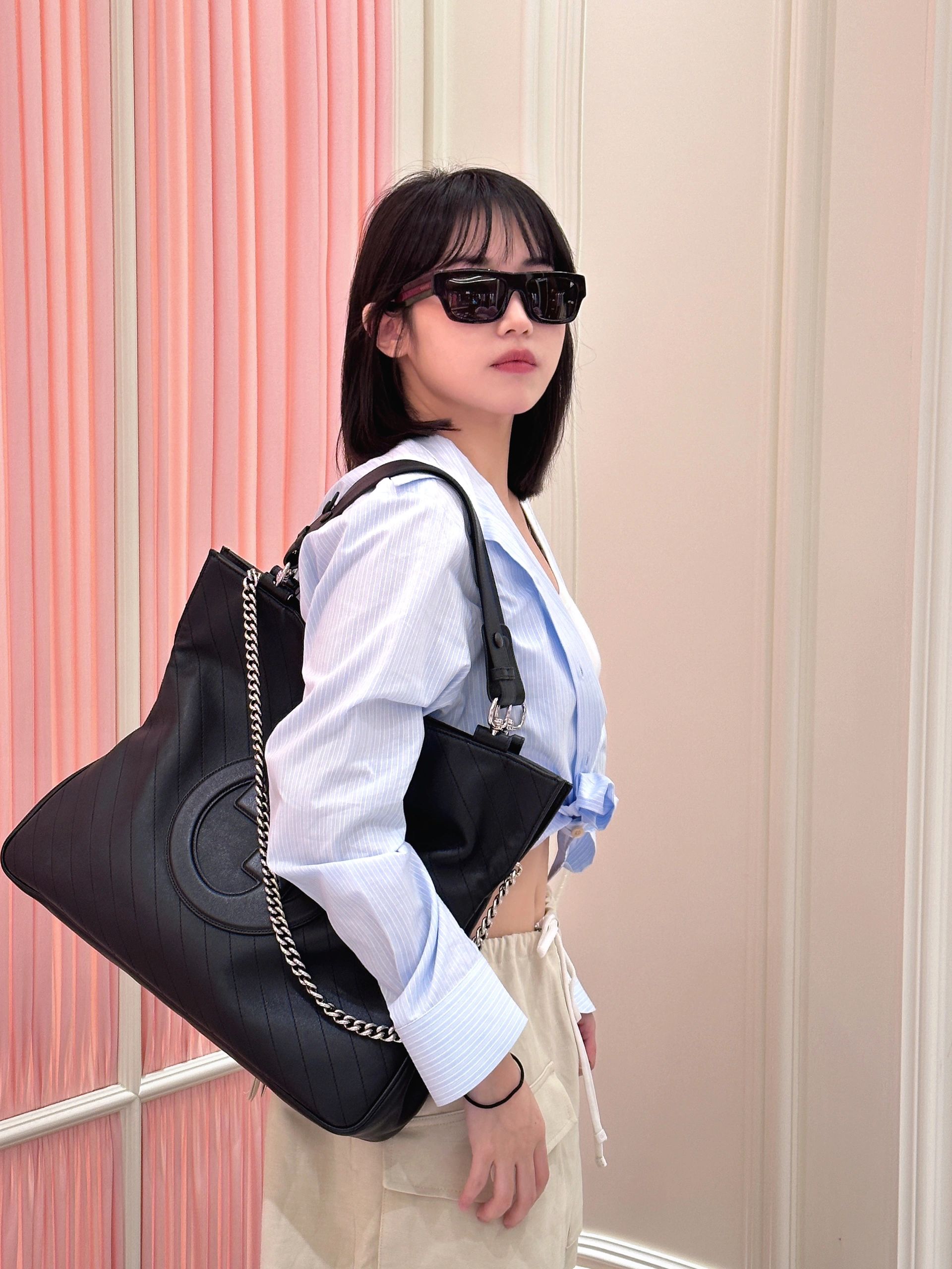 16071873502301648352131820_1 【GUCCI】グッチ BLONDIE トート スモール トートバッグ - 画像 (1)