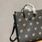 【GUCCI】グッチ ブラック 大容量トート GG タイガーヘッドのロゴ
